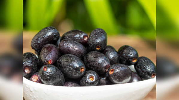 Açai berries vs jamun or black grapes