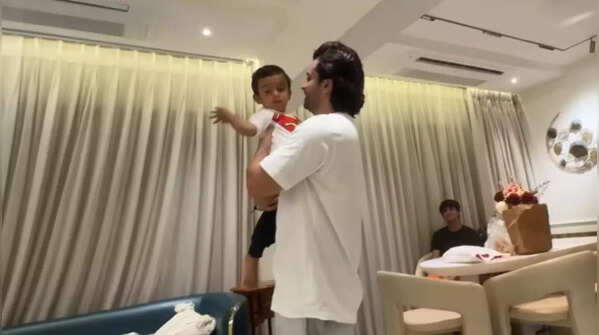 Shoaib gives a special surprise to Ruhaan