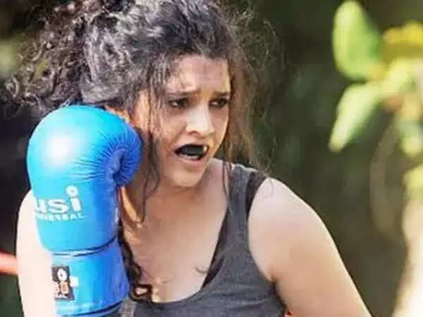 Ritika Singh Images