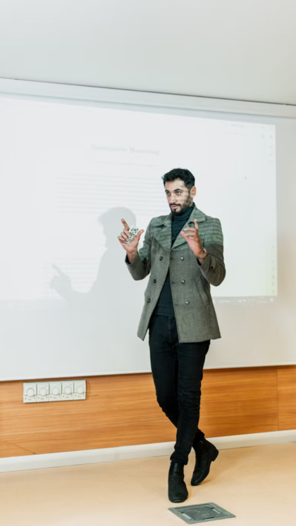Speak English with ease: 9 tricks to build your confidence