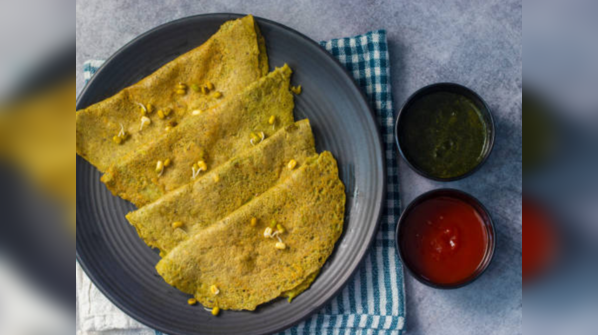Moong dal cheela with cashew-coconut stuffing