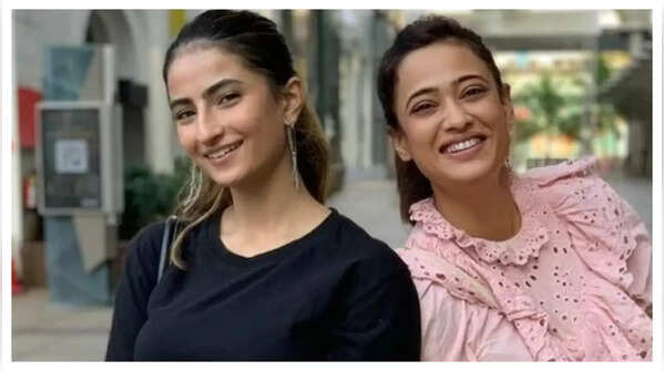 Palak's upbringing and doing chores at home for pocket money