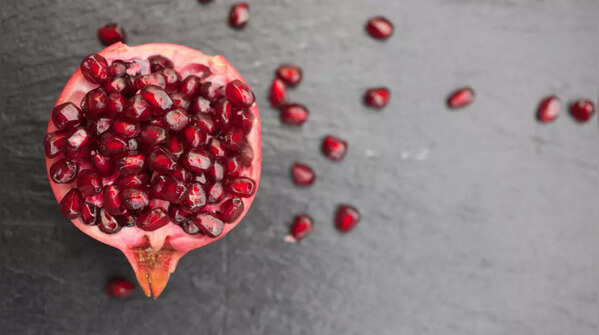 Nutrition in 1 bowl of pomegranate seeds