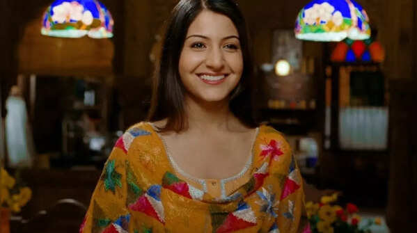 5. Anushka Sharma as Taani in Rab Ne Bana Di Jodi