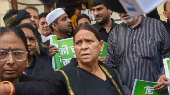 Rabri Devi accuses Nitish and his allies of hatching a 'conspiracy' to murder Tejashwi