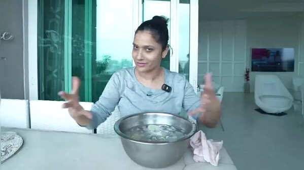 Ice Tub Dip for Calmness, Skin and Anxiety Relief