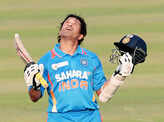 Celebs congratulate Sachin on 100th ton