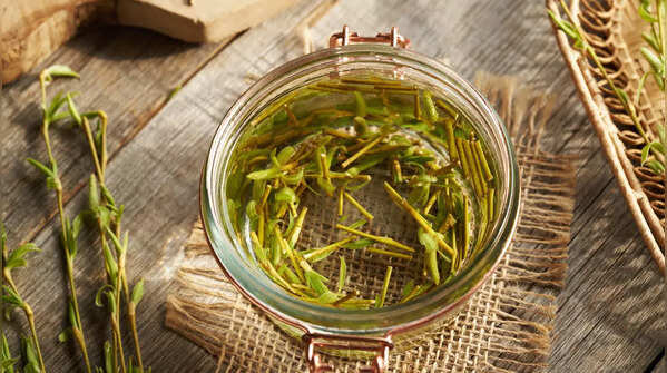 Thyme-infused oil