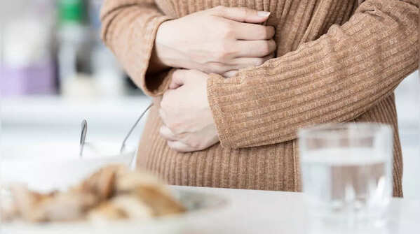 Dull pain in the abdomen or sides