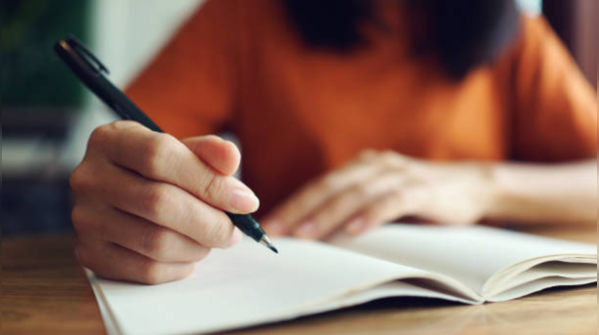 What exactly is the soulful science behind journaling? Ever wondered how?