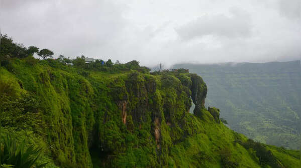Mumbai to Mahabaleshwar and Kaas Plateau