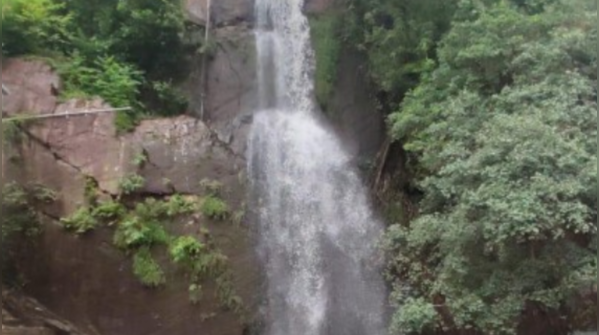 Kakolat Waterfall