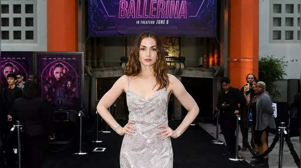 How to channel Ana de Armas’s timeless style