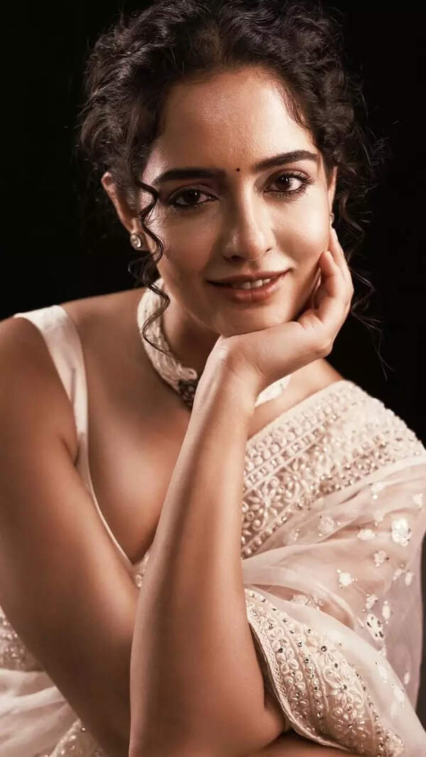 Malvi Malhotra Photos