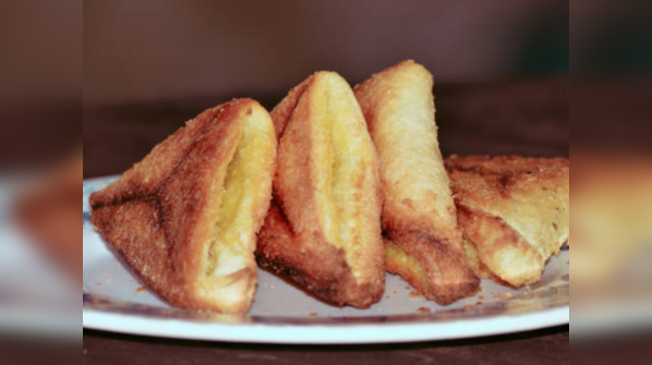 Custard-soaked bread pockets