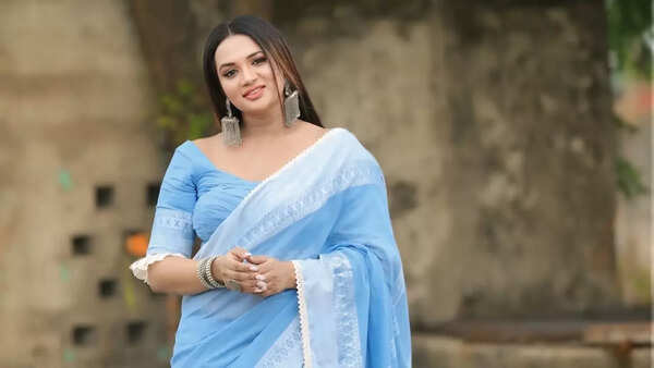 Saranya Anand Wallpapers