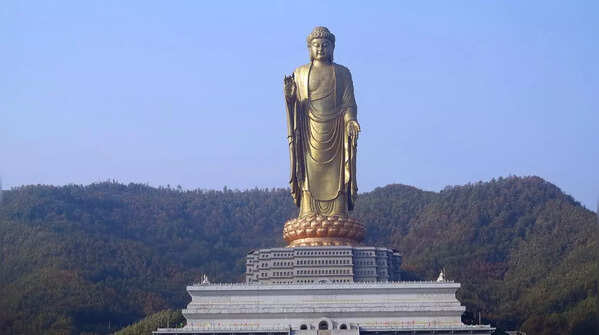 Spring Temple Buddha (China)