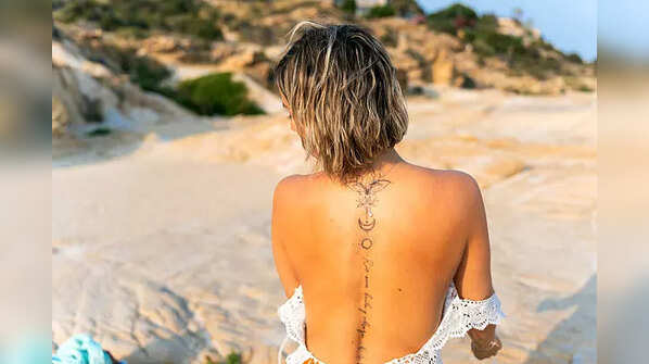 Loose clothes, happy skin