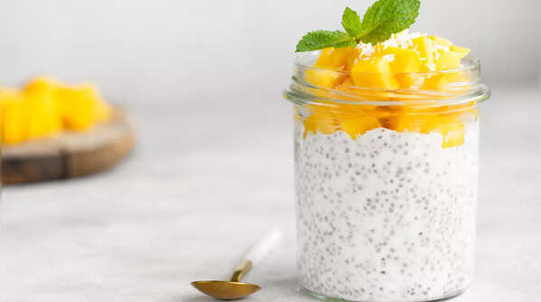 Chia yogurt + mango