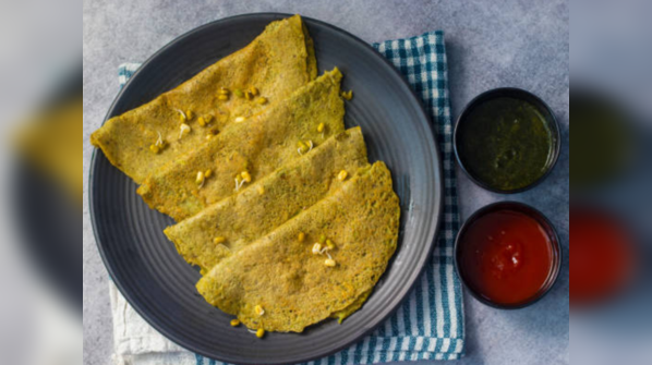 Moong dal chilla