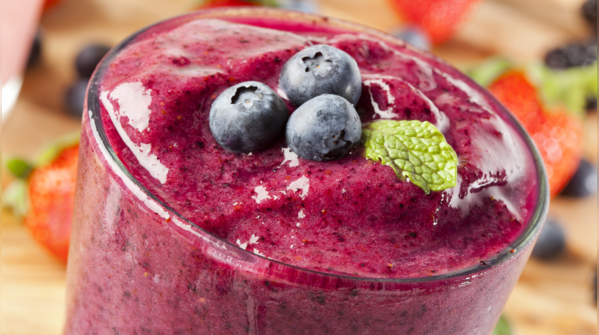 Banana berry protein smoothie
