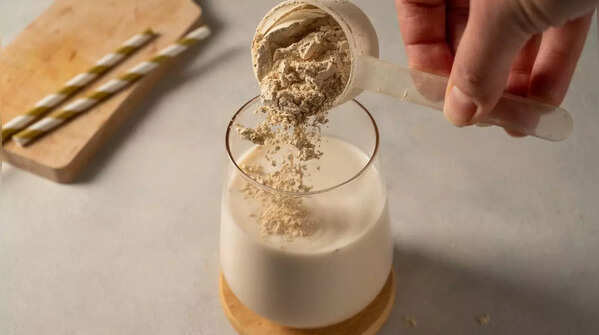 Milk with almond powder