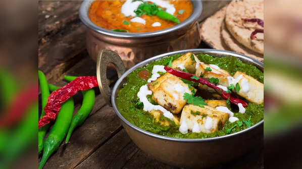 Palak Tofu Curry with Multigrain Roti