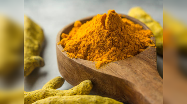 Turmeric - gold in a spoon