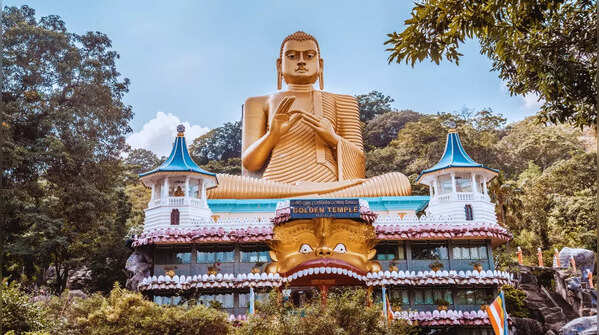 Sri Lanka – No selfies with Buddha statues
