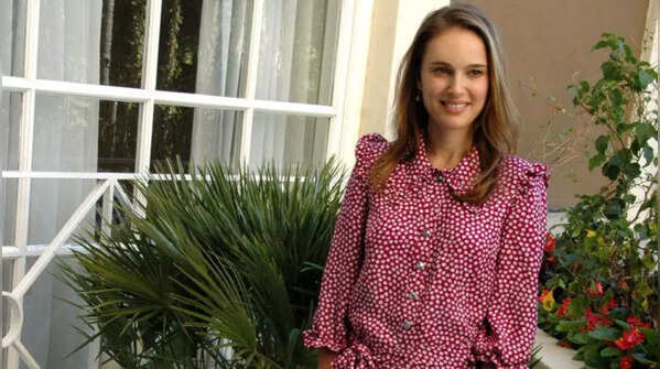 Choose vintage inspired outfits or detailing