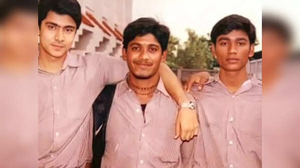 Dhanush raises a helping hand for Abhinay