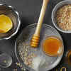 Oatmeal and honey ubtan