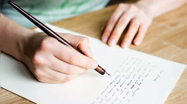 Writing handwritten thank you notes