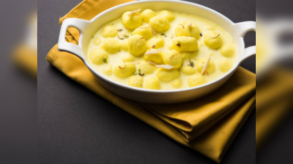 Baked paneer rasgulla (95 calories each)