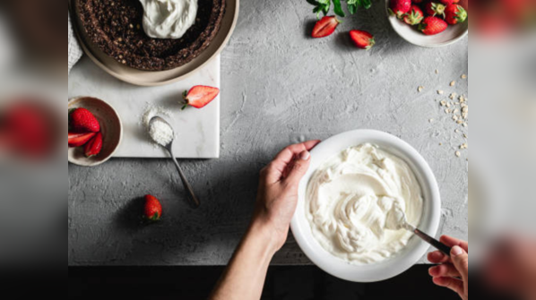 Paneer fruit cream (120 calories a bowl)