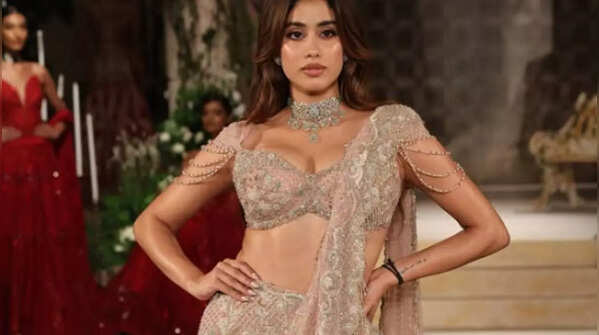 Pastel lehenga ramp walk: Soft, couture-ready