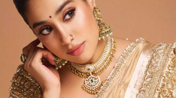 Regal gold saree: Ageless glamour
