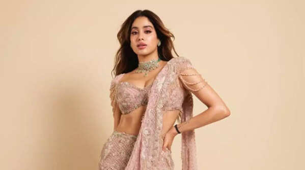 'Param Sundari' Janhvi Kapoor's latest ethnic outings!