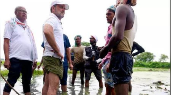 Rahul met Makhana farmers
