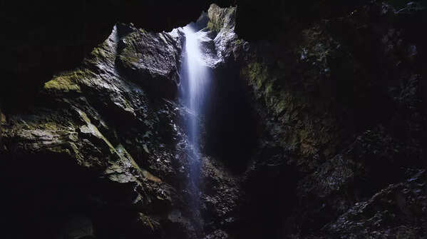 World’s Longest Sandstone Cave – Krem Puri in Meghalaya