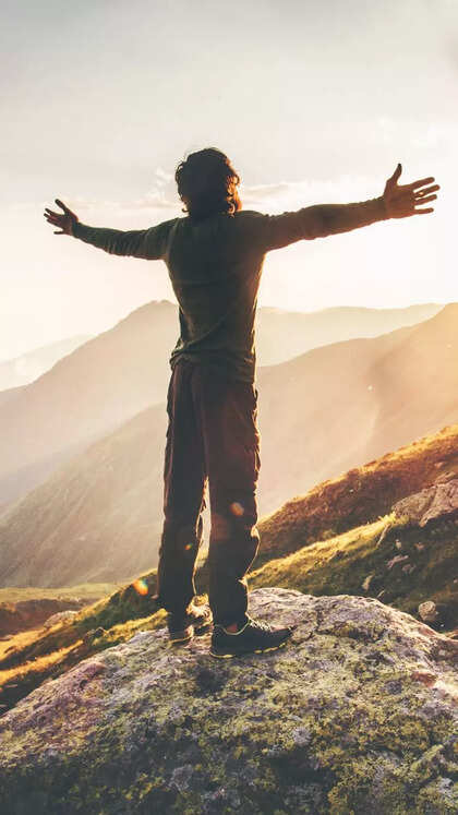 10 great habits to be happier in life, shared by Robin Sharma