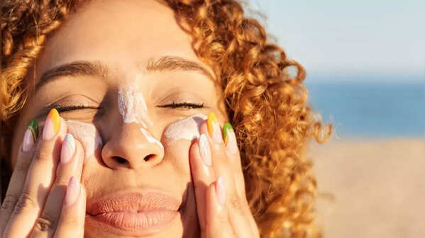 Delays premature skin aging
