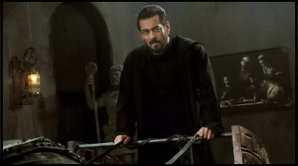 The Sixteenth Season: When Salman Khan went gothic style