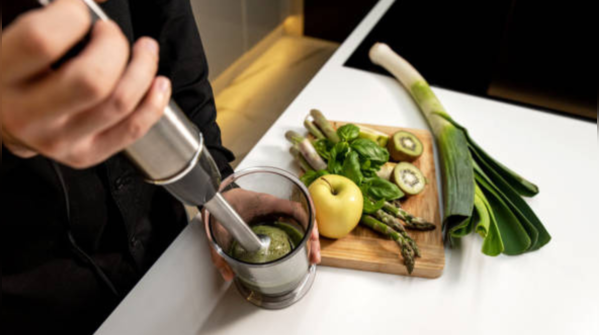 How a hand blender is different from a mixer grinder