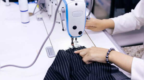 Emphasise tailored silhouettes