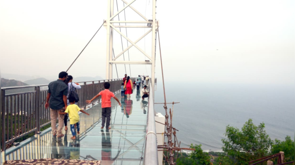 55-metre cantilever walk with breathtaking views