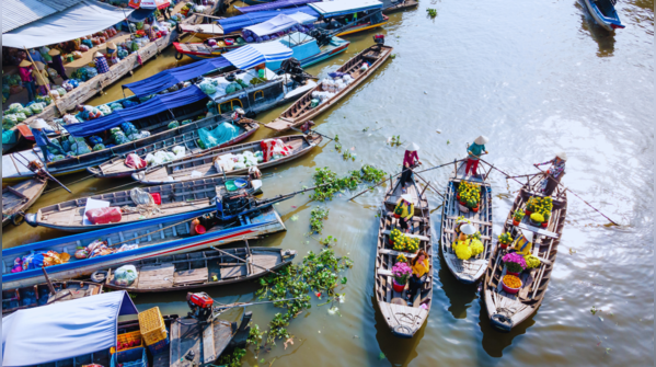 Nga Bay Floating Market (Phung Hiep), Vietnam