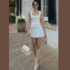 Monochrome look for instant elegance