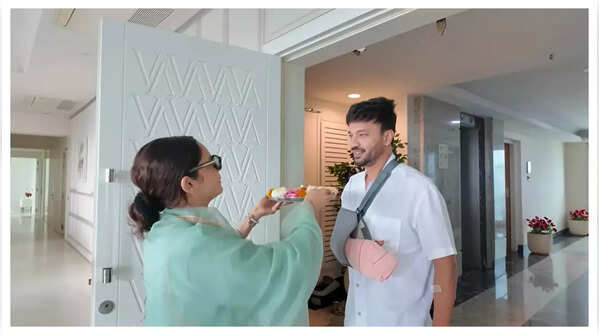 Vicky gets discharged from the hospital
