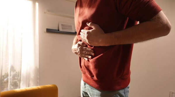 Fatty liver pain vs stomach pain: Location